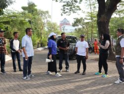 Kadis PU Dampingi Wawali dan Ketua PKK Kota Makassar Tinjau “Gerakan Bersih Taman Kota”