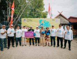 Melalui Pilar Tonasa Mandiri, PT Semen Tonasa Berikan Bantuan pada Kelompok Petani Budidaya Rumput Laut di Pangkep