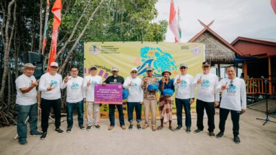 Melalui Pilar Tonasa Mandiri, PT Semen Tonasa Berikan Bantuan pada Kelompok Petani Budidaya Rumput Laut di Pangkep