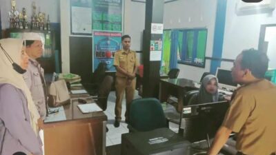 Plt Camat Makassar Tinjau Pelayanan Dua Kelurahan2