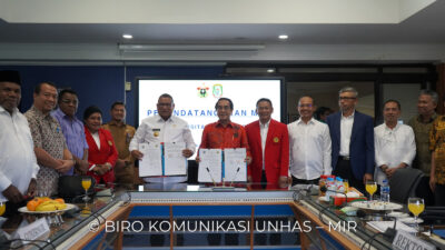 Unhas Kembali Gelar Pengukuhan Tiga Guru Besar