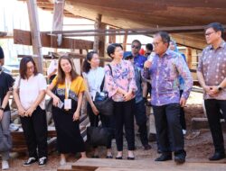 Danny Pomanto Bangga Perlihatkan Pembuatan Kapal Pinisi ke Peserta Senior Management Programme Singapore