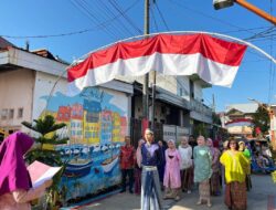 Berlangsung Khidmat,Begini Keunikan Upacara 17 Agustus di Longwis Zurich Karmilasari