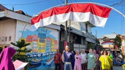Berlangsung Khidmat,Begini Keunikan Upacara 17 Agustus di Longwis Zurich Karmilasari