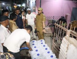 Tindaklanjuti Intruksi Walikota Makassar, Camat Panakkukang Langsung Salurkan Bantuan Air Bersih di Kelurahan Pampang