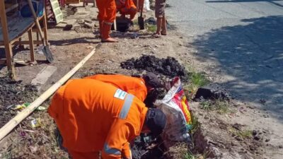 Antisipasi Musim Hujan, Camat Biringkanaya Perintahkan ke Satgas Drainase untuk Segera Membersihkan Sedimen dan Sampah di Saluran Air