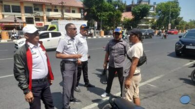 Agak Macet, TRC Perumda Parkir Makassar Menata Parkiran Samping Kampus UNM