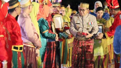 Berdedikasi, Pemkot Makassar Anugerahi Penghargaan Pegawai Teladan