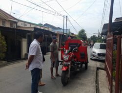 Camat Manggala Pantau Langsung Pendistribusian Air Kerumah Warga
