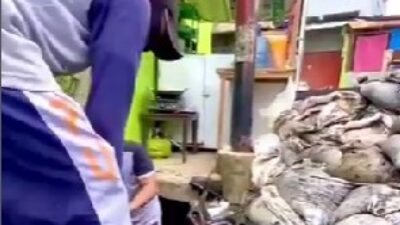 Bersihkan Drainase di Sejumlah Titik, Warga Apresiasi Dinas PU Makassar