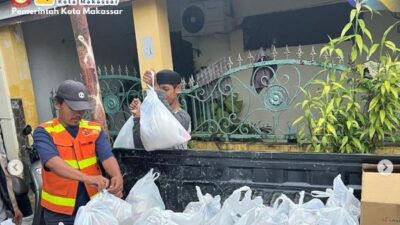 Bulan Ramadan, Kadis PU Makassar Bagi Sembako untuk
