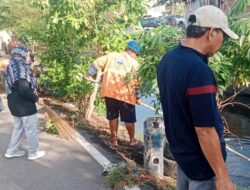 Plt Kasi Kebersihan Akhmad Rijal Pimpin Satgas Bersihkan Kanal Kerung-kerung