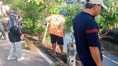 Plt Kasi Kebersihan Akhmad Rijal Pimpin Satgas Bersihkan Kanal Kerung-kerung