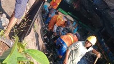 Jelang Musin Huja, Plt Camat Makassar Instruksikan Bersihkan Drainase