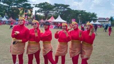Tim Senam Kecamatan Makassar Ikut Lomba Senam Baik untuk Semua