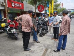 TRC Perumda Parkir Makassar Menata dan Edukasi Jukir depan Mall Panakkukang