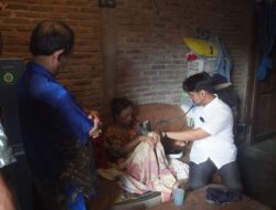 Dapat Aduan Masyarakat Melalui Sosmed, dr Udin Sigap Beri Pelayanan Kesehatan