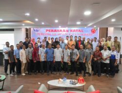 Rayakan Natal, Keluarga Besar Perumda Air Minum Kota Makassar Kobarkan  Semangat Pengabdian