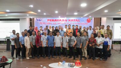 Rayakan Natal, Keluarga Besar Perumda Air Minum Kota Makassar Kobarkan  Semangat Pengabdian