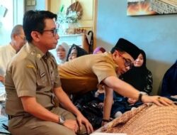 Plt Camat Makassar Melayat di Kediaman Almarhum Sekdis DPU Makassar Denny Hidayat