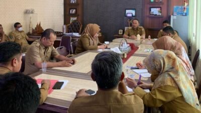 Pimpin Rakor, Camat Panakkukang Berikan Arahan Kepada Jajaran