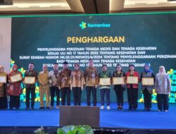 DPMPTSP Makassar Raih Penghargaan dari Kemenkes Kategori Penyelenggaraan Perizinan Tenaga Kesehatan