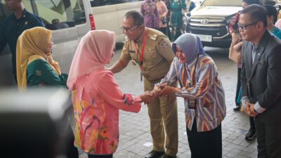 Indira Yusuf Ismail Dampingi Iriana Jokowi dan Anggota OASE KIM Edukasi Pelajar Makassar tentang Bahaya Narkoba