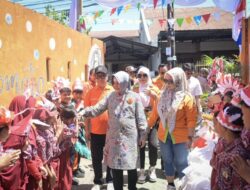 Ketua TP PKK Puji Kekompakan Warga Toraja di Kampung Rama