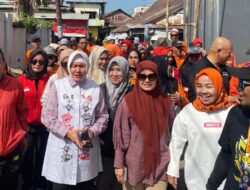 Didampingi Ketua dan Pengurus DPC PDI Perjuangan Makassar, Indira Yusuf Ismail Dapat Sambutan  Hangat saat Blusukan di Banta-bantaeng