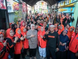 Ratusan Emak-emak di Kaluku Bodoa Sambut Indira Yusuf Ismail sebagai Calon Walikota Makassar