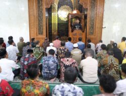 Pjs Wali Kota Makassar Andi Arwin Azis Pimpin Sholat Dzuhur Berjamaah Bersama Jajaran Pemkot
