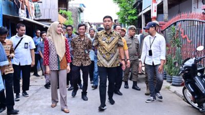 Pjs Wali Kota Makassar Kembali Turun Bagikan Air Bersih ke Masyarakat Kecamatan Tallo