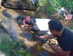 Satgas Drainase Kecamatan Biringkanaya Bersihkan Saluran Air yang Tersumbat di Paccerakkkang