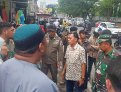 Camat Biringkanaya Pimpin Penertiban PKL