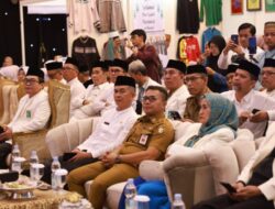 Pj Sekda Makassar Irwan Adnan Dampingi Sekprov Sulsel Jufri Rahman Buka Expo Santri 2024