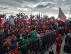 Hargai Budaya, Danny-Azhar Gunakan Perahu Pinisi ke Lokasi Kampanye Akbar