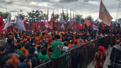 Hargai Budaya, Danny-Azhar Gunakan Perahu Pinisi ke Lokasi Kampanye Akbar