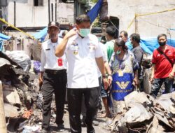 Pjs Wali Kota Arwin Azis Kunjungi Lokasi Kebakaran di Bontoala, Pastikan Bantuan Logistik bagi Warga Terdampak