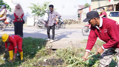 Pelaksanaan Kerja Bakti di Jalan Paccerakkang Ujung, Kelurahan Katimbang Kecamatan Biringkanaya