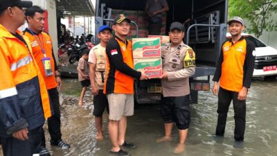 Lurah Katimbang Pantau Langsung Pemulihan Pasca Banjir, Warga Kembali ke Rumah