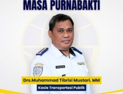 Kantor Dishub Kota Makassar Berikan Ucapan Terimah Kasih ke Kasi Angkutan Umum Muhammad Tibrisi Mustari  yang  Memasuki Purnabakti