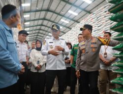 Danny Pomanto Dampingi Pj Gubernur Tinjau Gedung Bulog, Pastikan Inflasi di Sulsel Terkendali