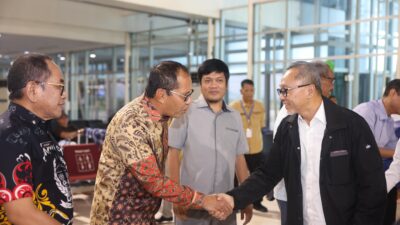 Danny Pomanto Dampingi Menko Pangan RI Tinjau Pabrik Cokelat di Kima
