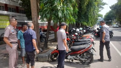 TRC Perumda Parkir Makassar Tindaklanjuti Aduan Warga Terkait Larangan Parkir di Depan SD Sudirman