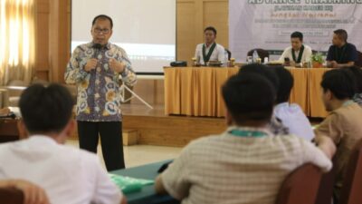 Danny Pomanto Beri Materi Kepemimpinan di Advance Training Badko HMI Sulsel