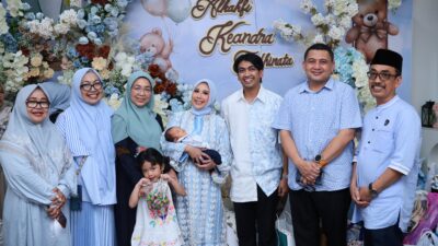 Wali Kota Munafri dan Melinda Aksa Hadiri Acara Aqiqah Cucu dari Andi Syahrum Makkuradde