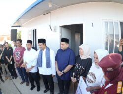 Munafri–Aliyah Dampingi Mensos RI, Naila dan 19 Keluarga Miskin Terima Rumah Baru di Untia