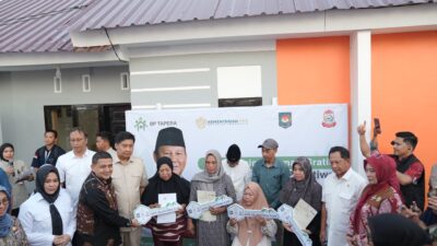 Wali Kota Makassar Dampingi Mendagri dan Menteri PKP Serahkan Rumah untuk Keluarga Korban Demontrasi