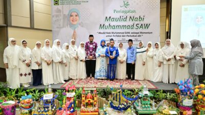 Aliyah Mustika Ilham Tegaskan Komitmen Hidupkan Tradisi Keagamaan dalam Maulid Akbar BKMT Makassar