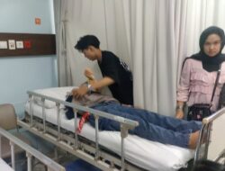 BPBD Makassar Gerak Cepat Evakuasi Korban Luka Akibat Lemparan Botol di Acara  “BIGVAKANSI WATCHON”